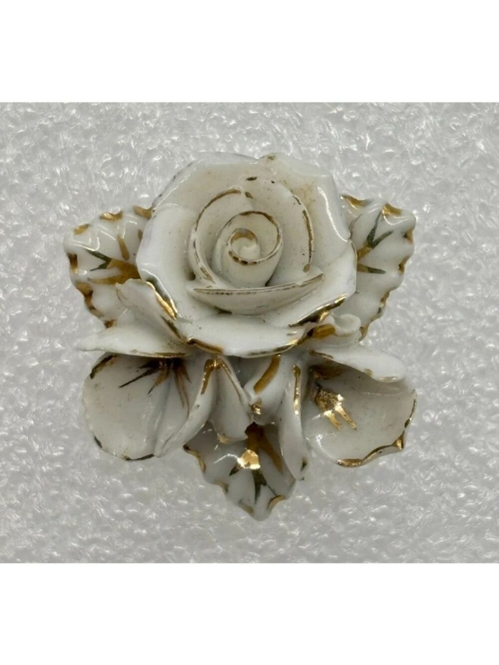 Vintage Japan Porcelain White and Gilt Edged Rose Brooch Hand Painted, Unbranded - Picture 2 of 10